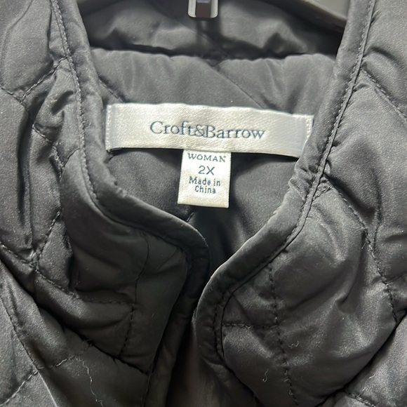 Croft & Barrow zipped vest - Picture 2 of 8